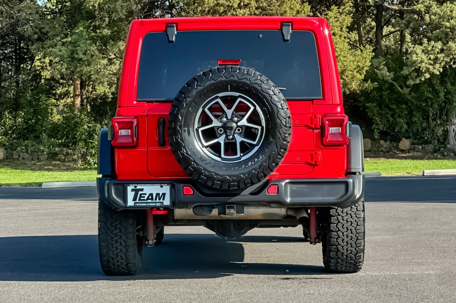 Used 2025 Jeep Wrangler Unlimited Rubicon AWD/4WD image 5