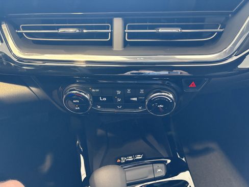 New 2026 Chevrolet Trax RS w/ Sunroof Package image 19