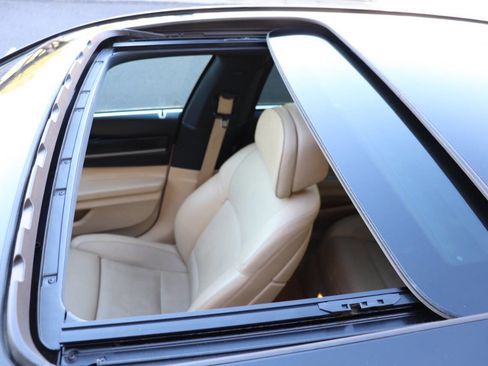 Used 2013 BMW 750Li image 32