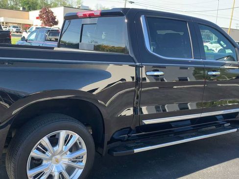 Certified 2023 Chevrolet Silverado 1500 High Country w/ High Country Premium Package AWD/4WD image 8