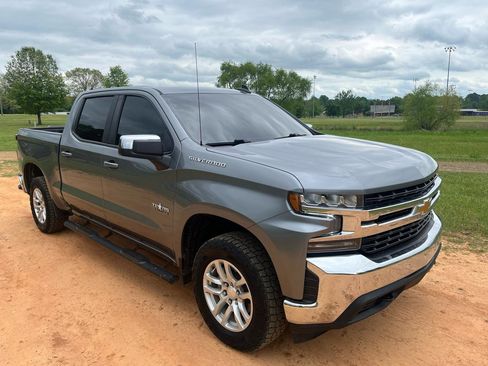 Used 2021 Chevrolet Silverado 1500 LT image 2