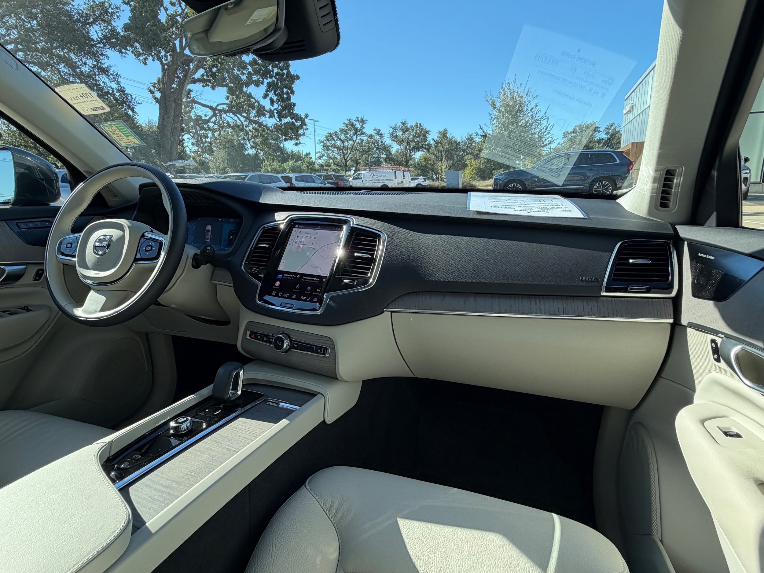 Certified 2024 Volvo XC90 T8 Plus w/ Protection Package Premier AWD/4WD image 13