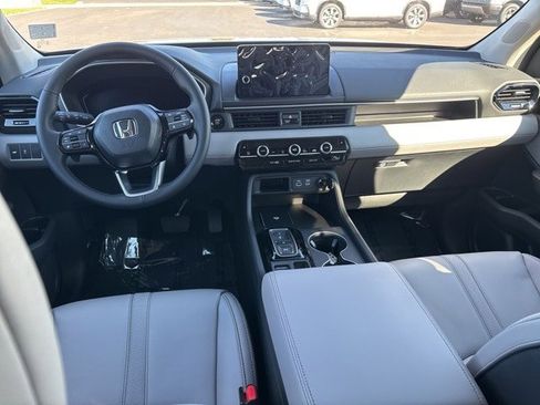 New 2025 Honda Pilot EX-L image 13