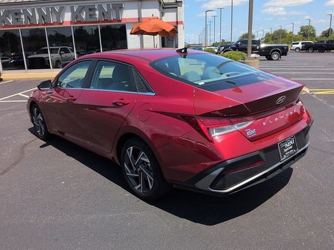 Used 2025 Hyundai Elantra SEL FWD image 5
