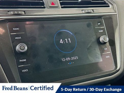 Used 2018 Volkswagen Tiguan SE image 15