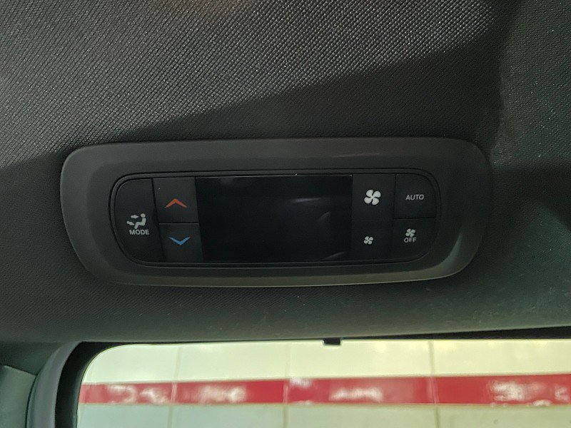 Used 2026 Chrysler Pacifica Select FWD image 26