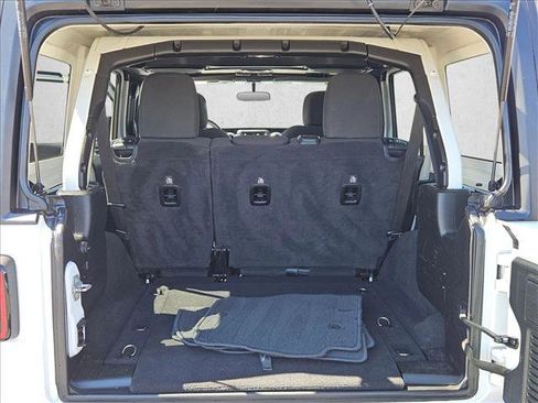 Used 2020 Jeep Wrangler Unlimited Sahara image 6