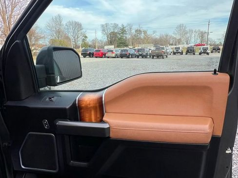 Used 2016 Ford F150 Limited w/ Trailer Tow Package image 13