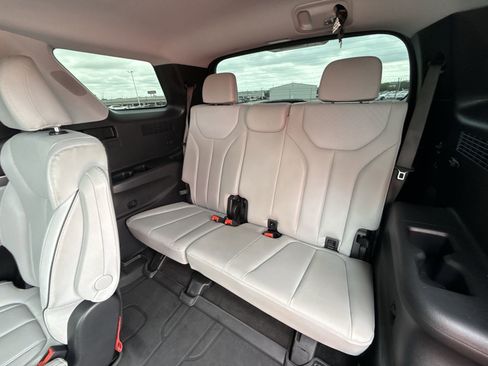 Used 2024 Hyundai Palisade SEL w/ Premium Package FWD image 26