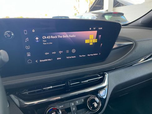 Used 2025 Buick Envista Sport Touring image 21