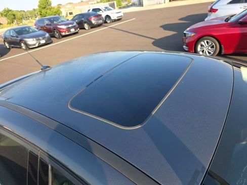 Used 2017 Ford Focus Titanium w/ Titanium Technology Package FWD image 8