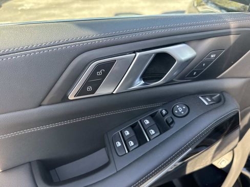 Used 2025 BMW X5 xDrive50e w/ Parking Assistance Package image 18