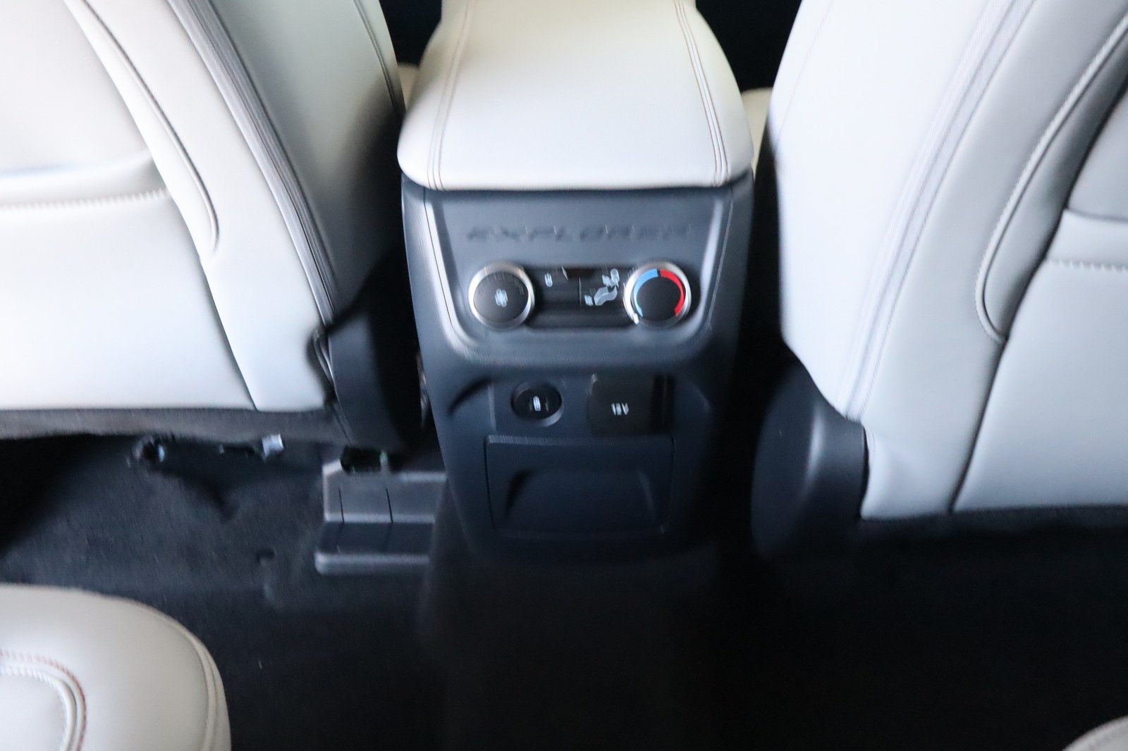Used 2026 Ford Explorer Active w/ Active Comfort Package AWD/4WD image 34