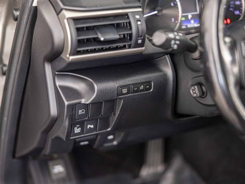 Used 2017 Lexus IS 300 AWD image 20