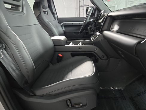 New 2026 Land Rover Defender 110 OCTA image 3