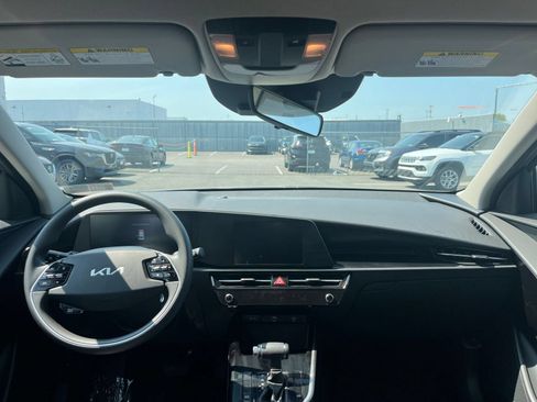 Used 2026 Kia Niro LX FWD image 31