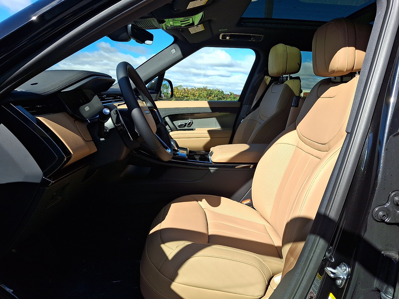 New 2027 Land Rover Range Rover Sport SE AWD/4WD image 10