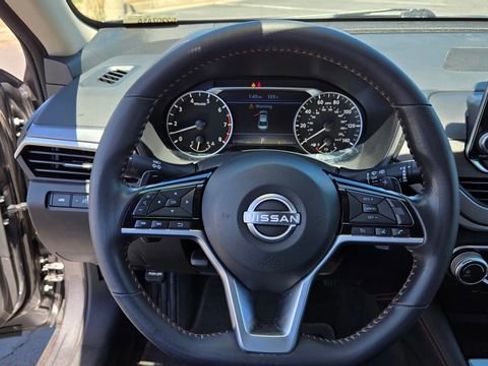 Used 2024 Nissan Altima 2.5 SR FWD image 26