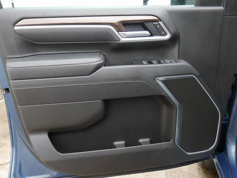 Used 2025 Chevrolet Silverado 2500 LT w/ Convenience Package image 27