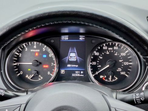 Used 2022 Nissan Rogue Sport SV image 38