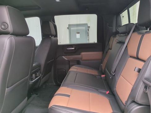 Certified 2022 Chevrolet Silverado 2500 High Country w/ LPO, Dark Essentials Package image 16