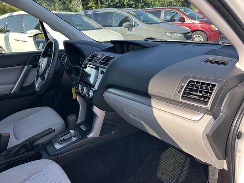 Used 2017 Subaru Forester 2.5i Premium AWD/4WD image 9