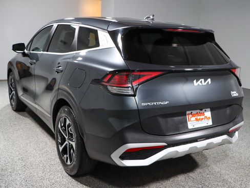 Used 2025 Kia Sportage EX FWD image 9