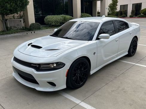 Used 2018 Dodge Charger SRT Hellcat RWD image 3