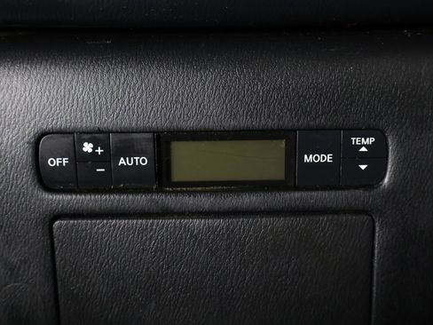 Used 2019 Nissan Armada SV image 47