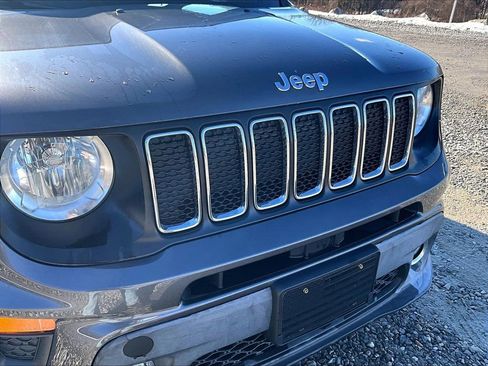 Used 2019 Jeep Renegade Latitude w/ Cold Weather Group image 27