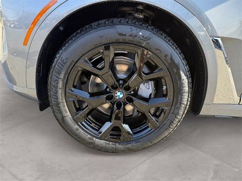 New 2026 BMW X7 xDrive40i w/ Premium Package image 14