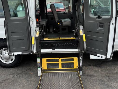 Used 2011 Ford E-250 and Econoline 250 Extended w/ PWR Group image 17