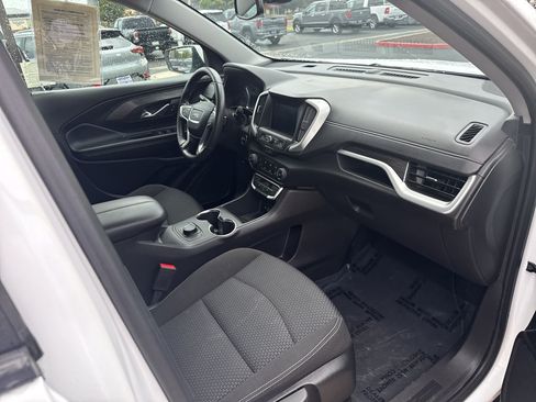 Used 2024 GMC Terrain SLE FWD image 11