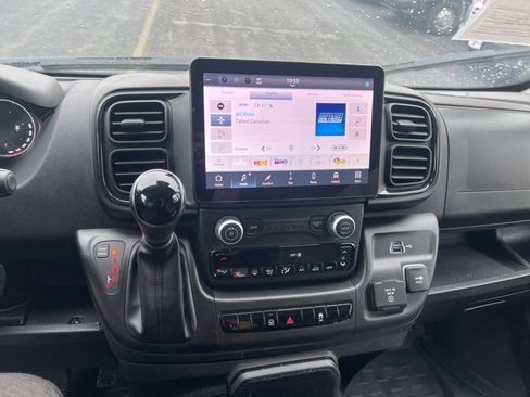 Used 2025 RAM ProMaster 2500 w/ Crew Van Package image 17