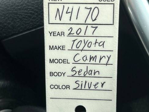 Used 2017 Toyota Camry SE image 34