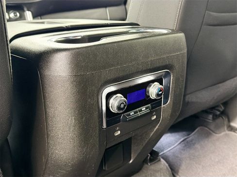 Used 2021 GMC Yukon XL SLE image 22