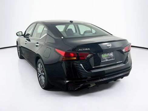 Used 2025 Nissan Altima 2.5 SV FWD image 5