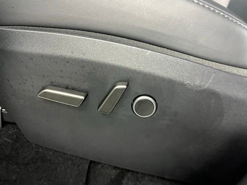 Used 2025 Tesla Model Y Long Range image 24