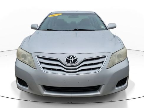 Used 2011 Toyota Camry image 2