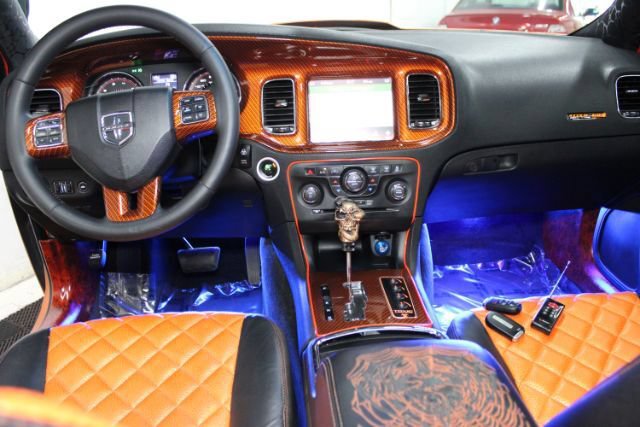 Used 2011 Dodge Charger R/T RWD image 2