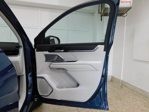 Used 2024 GMC Acadia Denali image 94