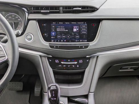 Certified 2025 Cadillac XT5 Luxury image 23