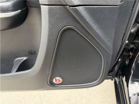 Used 2015 Dodge Charger R/T RWD image 18
