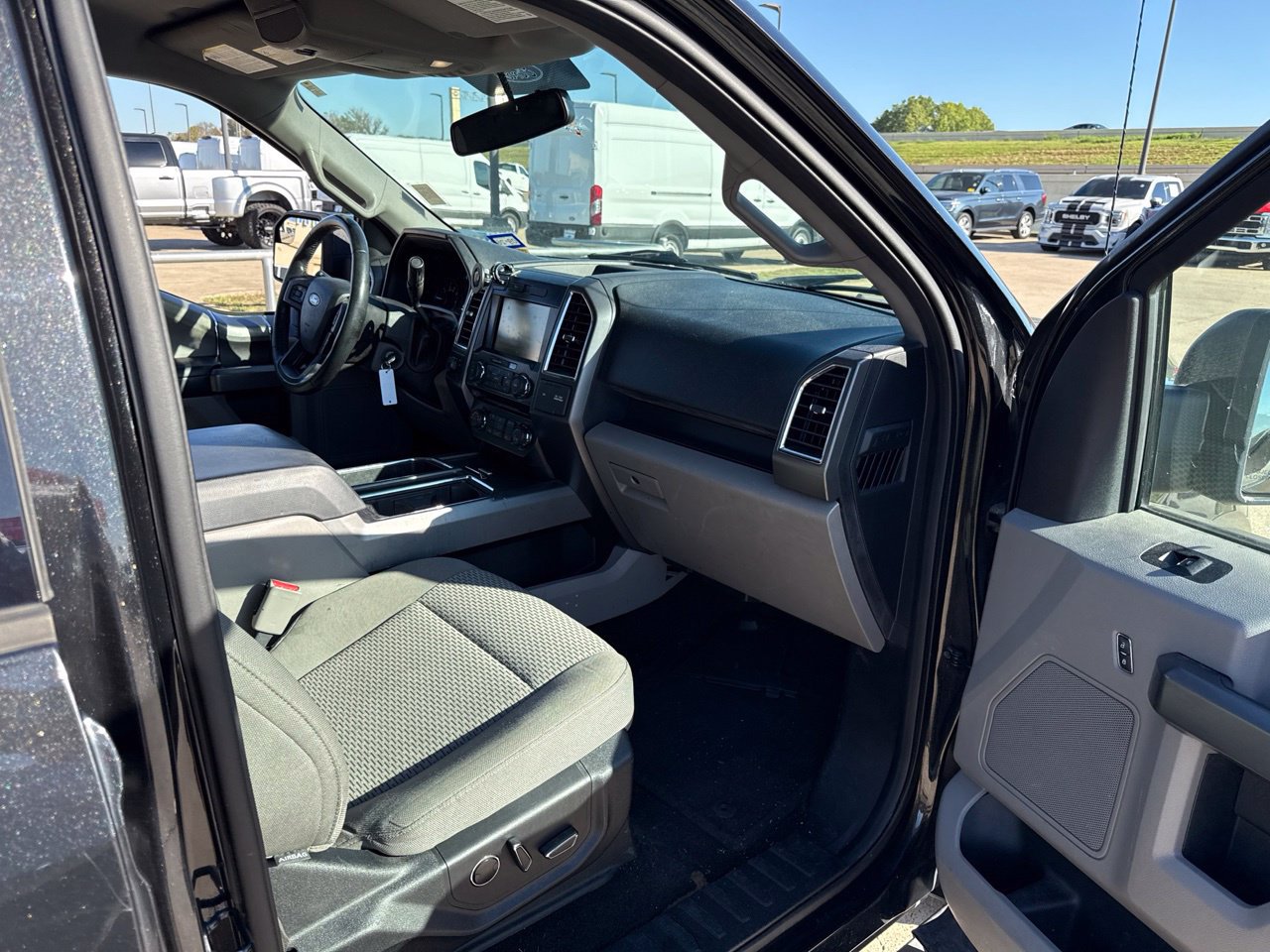 Used 2015 Ford F150 XLT w/ Equipment Group 302A Luxury RWD image 15