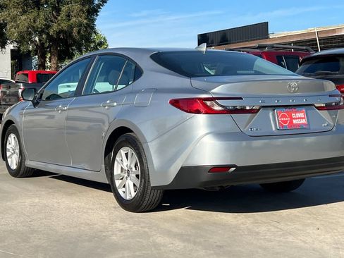 Used 2025 Toyota Camry LE image 7