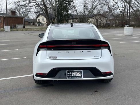 Used 2025 Toyota Prius XLE image 6