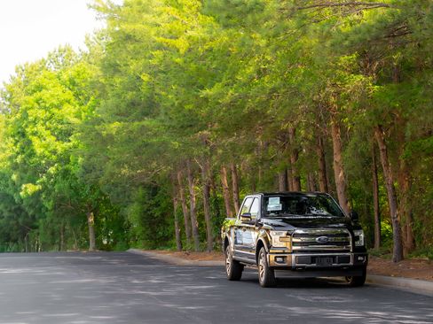 Used 2017 Ford F150 King Ranch w/ Equipment Group 601A Luxury AWD/4WD image 37