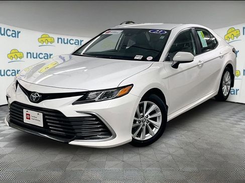 Certified 2023 Toyota Camry LE FWD image 3