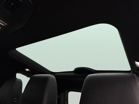 Used 2023 Land Rover Discovery S R-Dynamic image 14