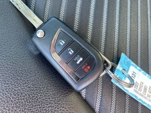 Used 2022 Toyota Camry SE image 22